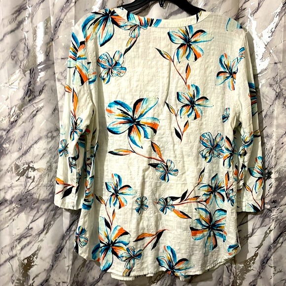 Van Heusen Women’s Blouse - Picture 3 of 5